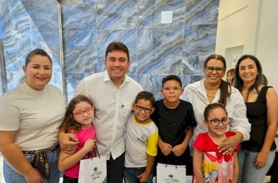 Em Sousa, prefeito Helder Carvalho realiza entrega de óculos através do Programa Mais Visão